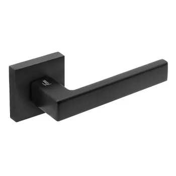 Дверная ручка на квадратном основании FANTOM \"София\" MB черный