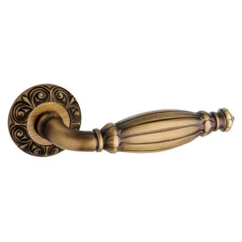 Дверная ручка на круглом основании Pasini Queen 3661 античная бронза