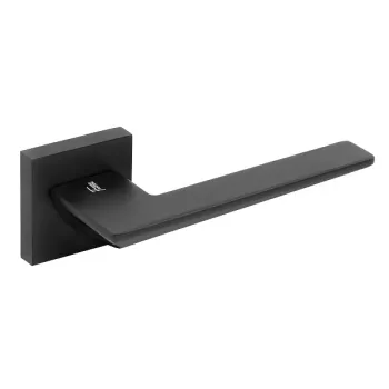 Дверная ручка на квадратном основании FANTOM \"Джина\" MB черный