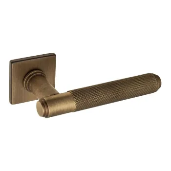 Дверная ручка на квадратном основании Venezia \"Exa Zig\" FSS матовая бронза