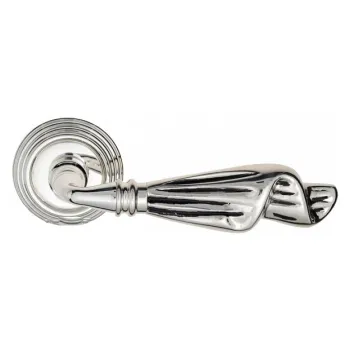 Дверная ручка на круглом основании Venezia \"OPERA\" D8 натуральное серебро + черный