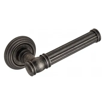 Дверная ручка на круглом основании Venezia \"IMPERO\" D8 античное серебро