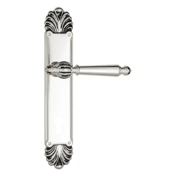 Дверная ручка Venezia \"PELLESTRINA\" CYL на планке PL87 натуральное серебро + черный