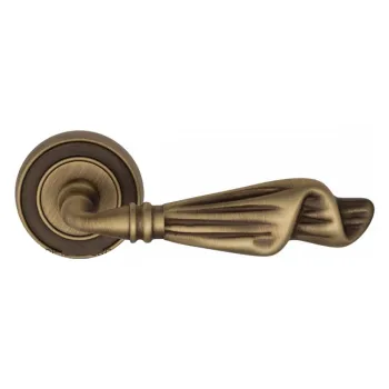 Дверная ручка на круглом основании Venezia \"OPERA\" D6 матовая бронза