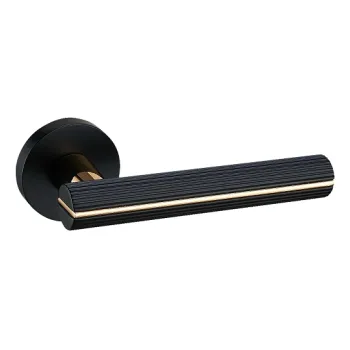 Дверная ручка на круглом основании \"Грейс\" матовый черный/золото блестящее