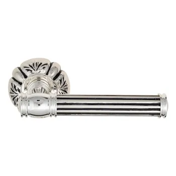 Дверная ручка на круглом основании Venezia \"IMPERO\" D5 натуральное серебро + черный