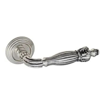 Дверная ручка на круглом основании Venezia \"OLIMPO\" D8 натуральное серебро + черный