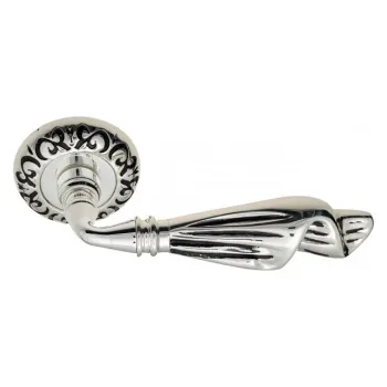 Дверная ручка на круглом основании Venezia \"OPERA\" D4 натуральное серебро + черный