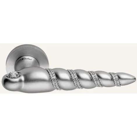 Дверная ручка на круглом основании Linea Cali SHELL mesh 694/023 CS хром матовый/хрусталь SWAROVSKI