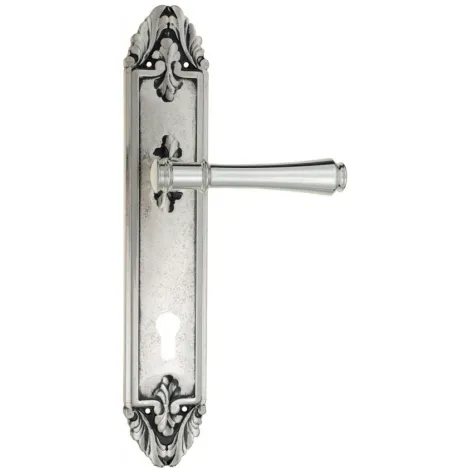 Дверная ручка Venezia \"CALLISTO\" CYL на планке PL90 натуральное серебро + черный