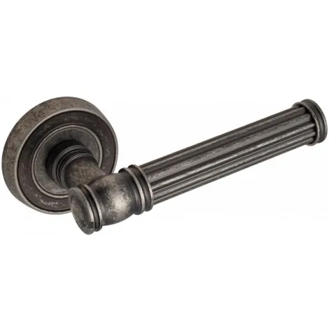 Дверная ручка на круглом основании Venezia \"IMPERO\" D6 античное серебро