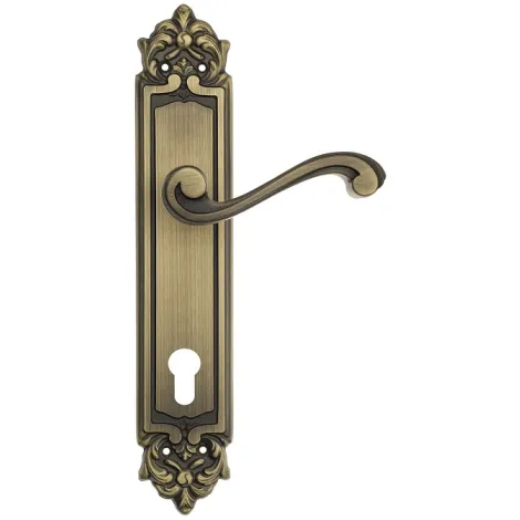 Дверная ручка Venezia \"VIVALDI\" CYL на планке PL96 матовая бронза