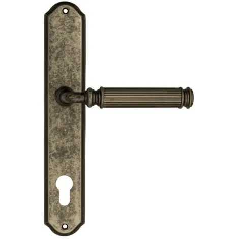 Дверная ручка Venezia \"MOSCA\" CYL на планке PL02 античное серебро