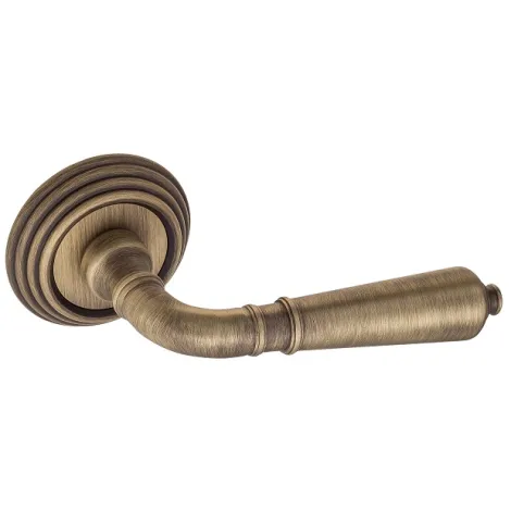 Дверная ручка на круглом основании Venezia \"VIGNOLE\" D8 матовая бронза