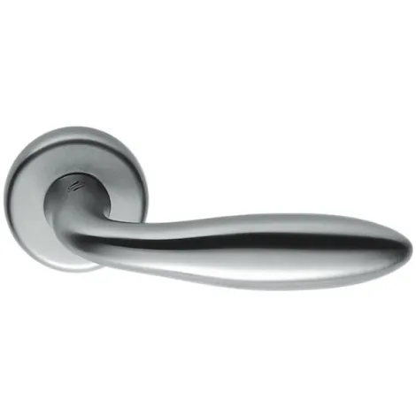 Дверная ручка на круглом основании Colombo Mach матовый хром