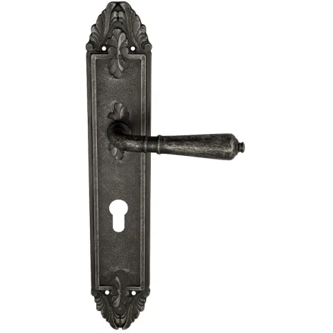 Дверная ручка Venezia \"VIGNOLE\" CYL на планке PL90 античное серебро