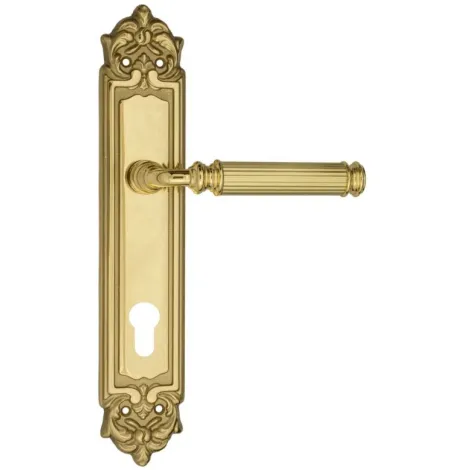 Дверная ручка Venezia \"MOSCA\" CYL на планке PL96 полированная латунь