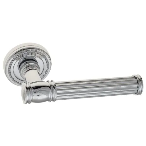 Дверная ручка на круглом основании Venezia \"IMPERO\" D3 полированный хром