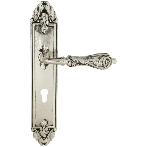 Дверная ручка Venezia \"MONTE CRISTO\" CYL на планке PL90 натуральное серебро + черный