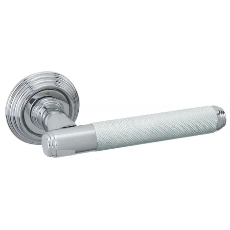 Дверная ручка на круглом основании Venezia \"EXA ZIG\" D8 полированный хром