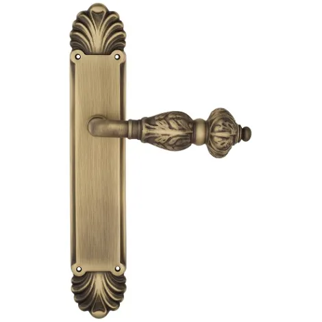 Дверная ручка Venezia \"LUCRECIA\" на планке PL87 матовая бронза