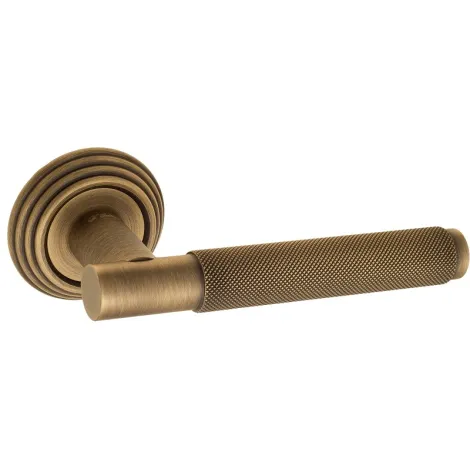 Дверная ручка на круглом основании Fratelli Cattini \"UNA X\" D8-BY матовая бронза