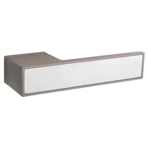 Дверная ручка на прямоугольном основании Tupai Big 3084 RT H-141 матовый титан