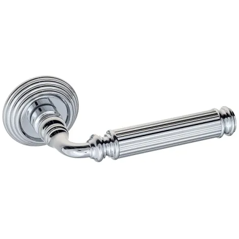 Дверная ручка на круглом основании Venezia \"MOSCA\" D8 полированный хром