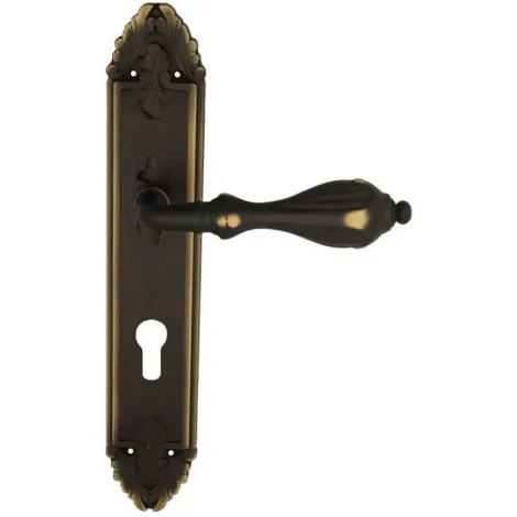 Дверная ручка Venezia \"ANAFESTO\" CYL на планке PL90 темная бронза