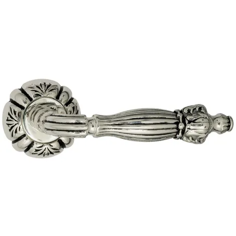 Дверная ручка на круглом основании Venezia \"OLIMPO\" D5 натуральное серебро + черный