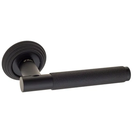 Дверная ручка на круглом основании Fratelli Cattini \"UNA X\" D8-NM матовый черный