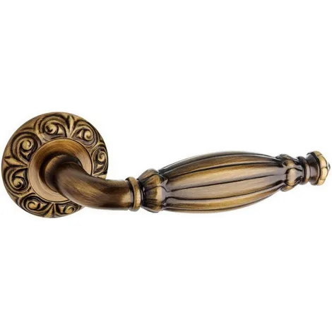 Дверная ручка на круглом основании Pasini Queen 3661 бронза