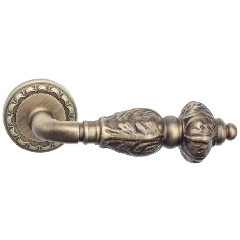 Дверная ручка на круглом основании Venezia \"LUCRECIA\" D2 матовая бронза