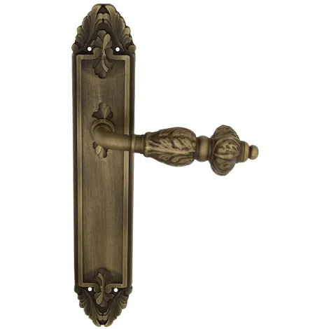 Дверная ручка Venezia \"LUCRECIA\" на планке PL90 матовая бронза