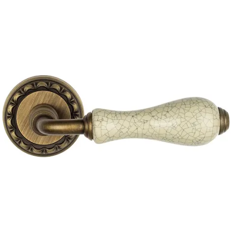 Дверная ручка на круглом основании Venezia \"COLOSSEO\" белая керамика паутинка D2 матовая бронза