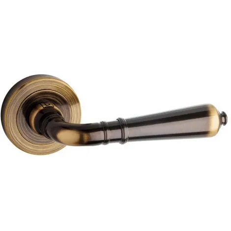 Дверная ручка на круглом основании Pasini Mod 800 бронза