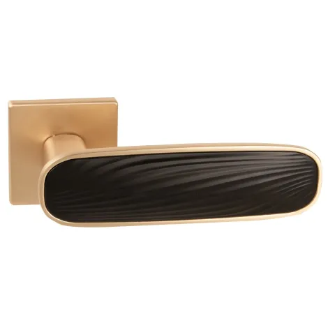 Дверная ручка на квадратном основании Punto K.EST.Q52.SHADE SSG/BL-39 сатинированное золото/черный