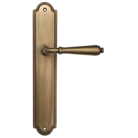 Дверная ручка Venezia \"CLASSIC\" на планке PL98 матовая бронза