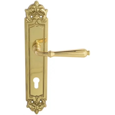 Дверная ручка Venezia \"CLASSIC\" CYL на планке PL96 полированная латунь