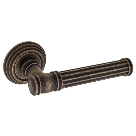 Дверная ручка на круглом основании Venezia \"IMPERO\" D8 античная бронза