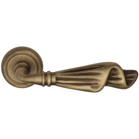 Дверная ручка на круглом основании Venezia \"OPERA\" D1 матовая бронза