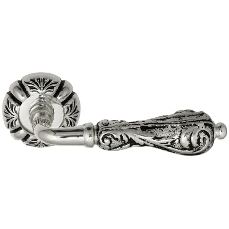 Дверная ручка на круглом основании Venezia \"MONTE CRISTO\" D5 натуральное серебро + черный