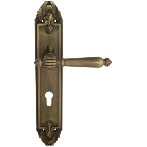 Дверная ручка Venezia \"PELLESTRINA\" CYL на планке PL90 матовая бронза