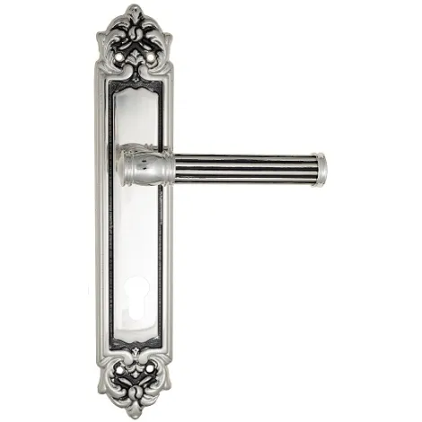 Дверная ручка Venezia \"IMPERO\" CYL на планке PL96 натуральное серебро + черный