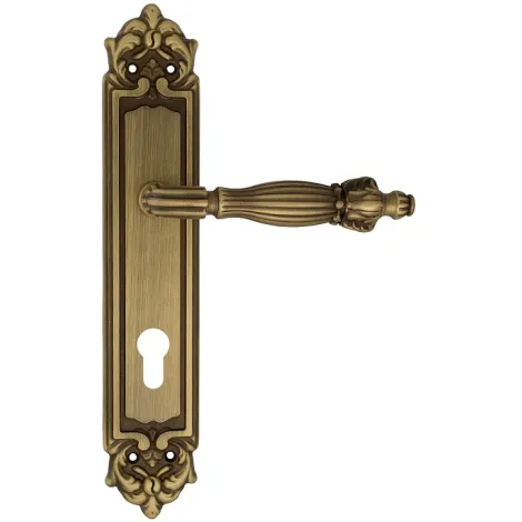 Дверная ручка Venezia \"OLIMPO\" CYL на планке PL96 матовая бронза