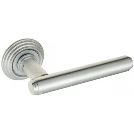 Дверная ручка на круглом основании Venezia \"EXA\" D8 матовый хром