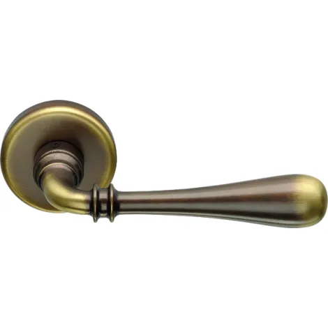 Дверная ручка на круглом основании Colombo Ida бронза