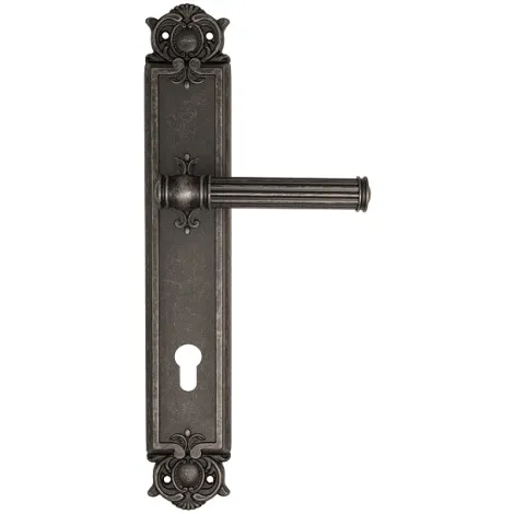 Дверная ручка Venezia \"IMPERO\" CYL на планке PL97 античное серебро