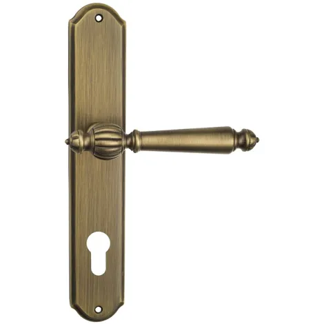 Дверная ручка Venezia \"PELLESTRINA\" CYL на планке PL02 матовая бронза
