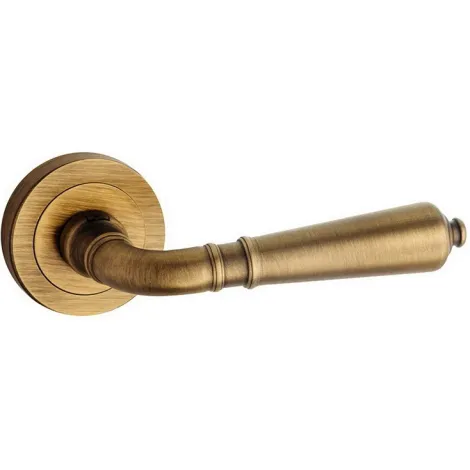 Дверная ручка на круглом основании Pasini Mod 800 античная бронза